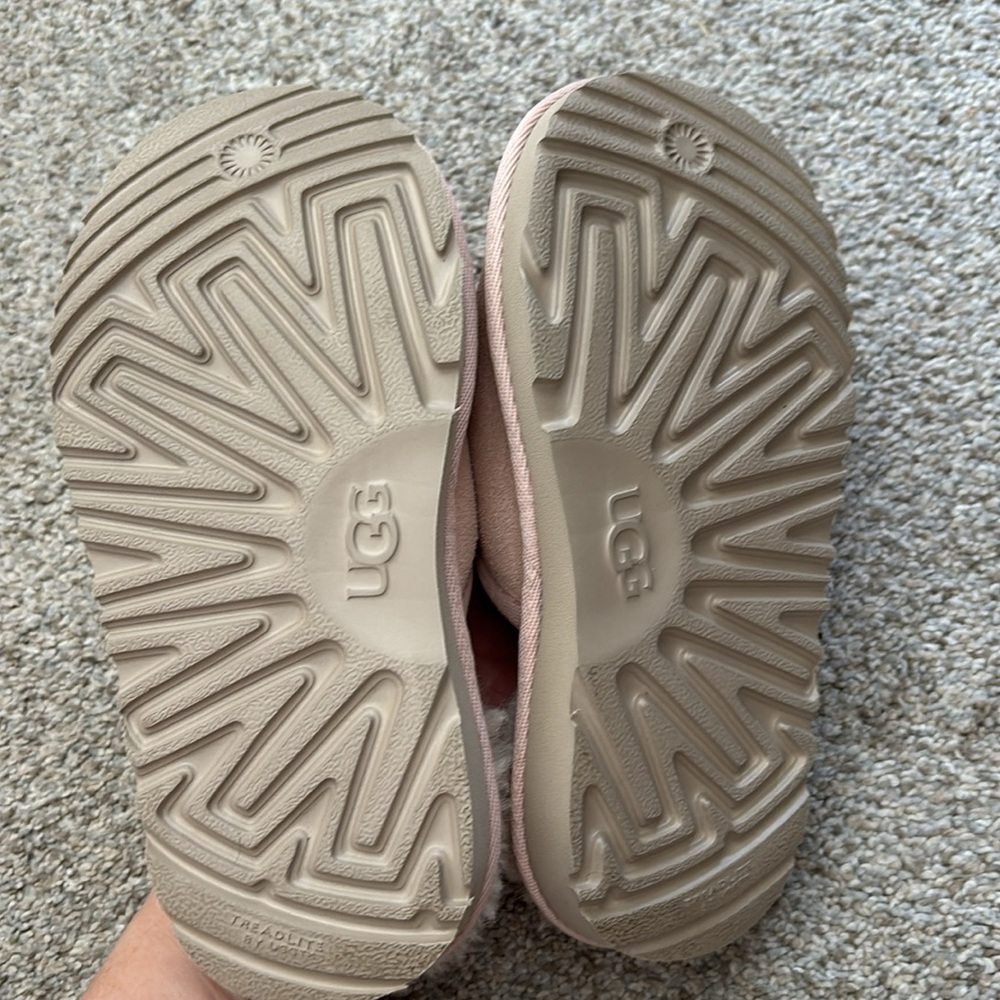Toddler UGG Slip one - Picture 3 of 3